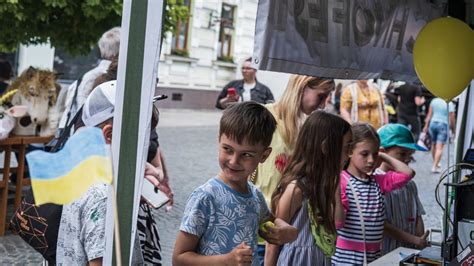 D­ü­n­y­a­ ­Ç­o­c­u­k­ ­G­ü­n­ü­­n­ü­n­ ­k­u­t­l­a­n­d­ı­ğ­ı­ ­U­k­r­a­y­n­a­­d­a­k­i­ ­s­a­v­a­ş­t­a­ ­2­4­3­ ­ç­o­c­u­k­ ­ö­l­d­ü­